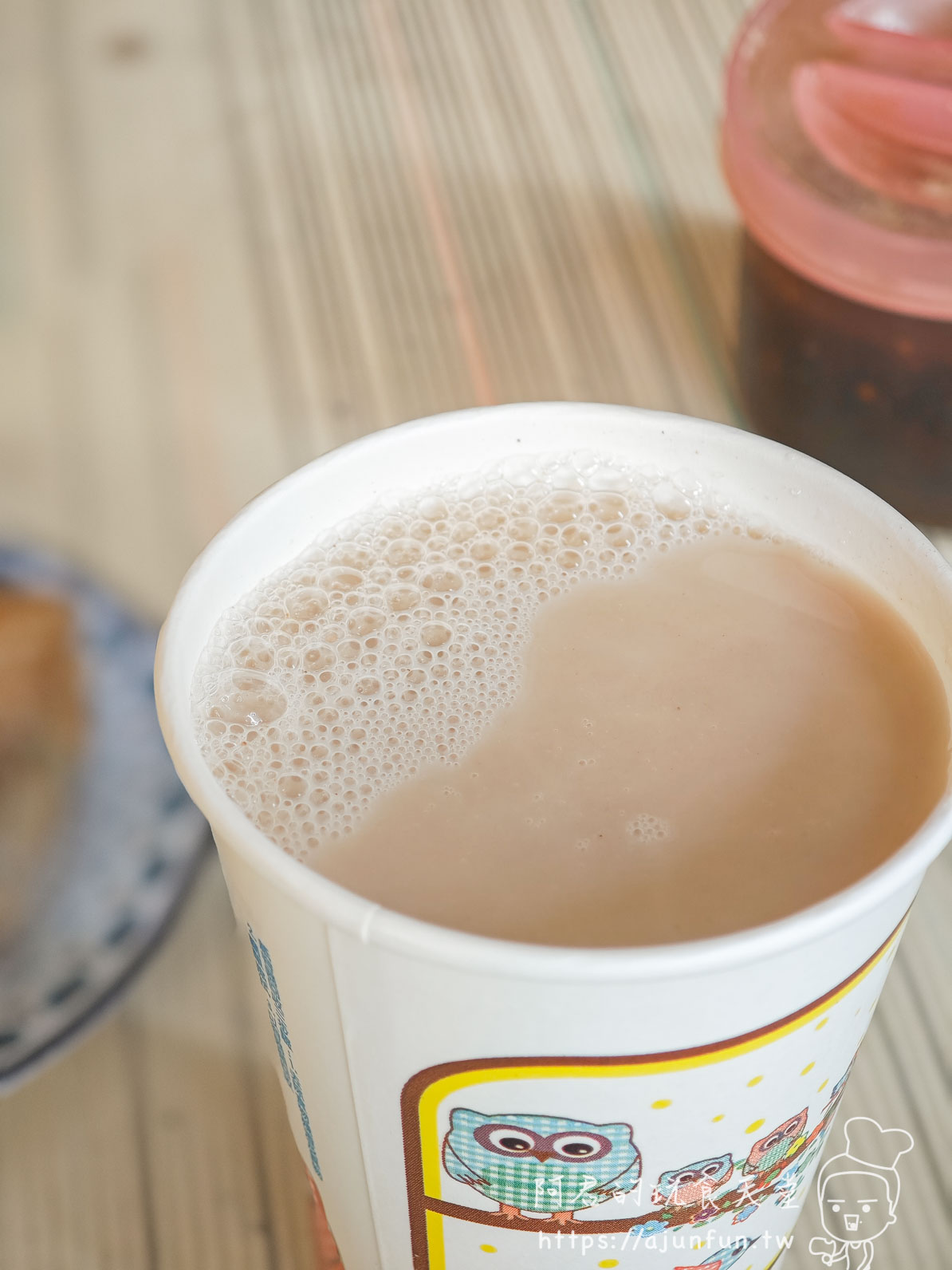 台中北區美食，健行路無名早餐，連招牌都沒有的傳奇老店！阿公手作粉漿蛋餅，在地人激推的古早味