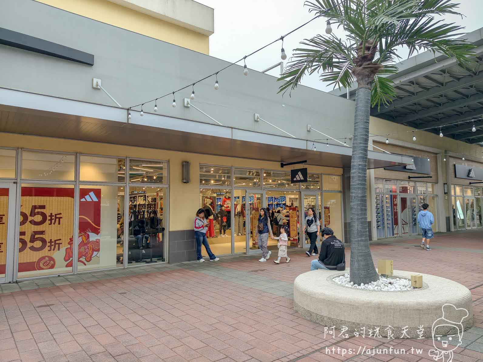華泰名品城 2026 攻略｜3 折精品包哪裡搶？高鐵出站就到的「偽出國」（附停車資訊）