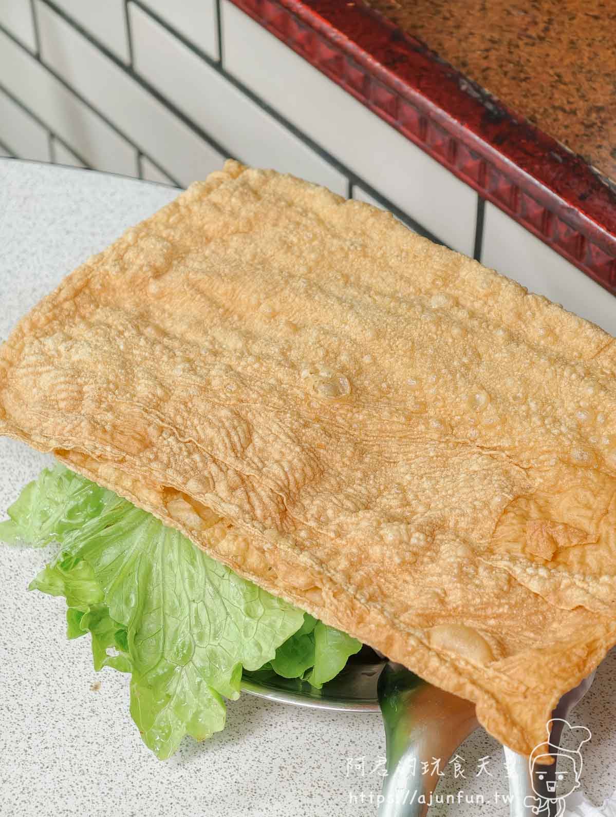 火鍋台中溫體牛火鍋老店！汕頭牛肉劉，內行人才懂的炭火沙茶爐與神級豆皮
