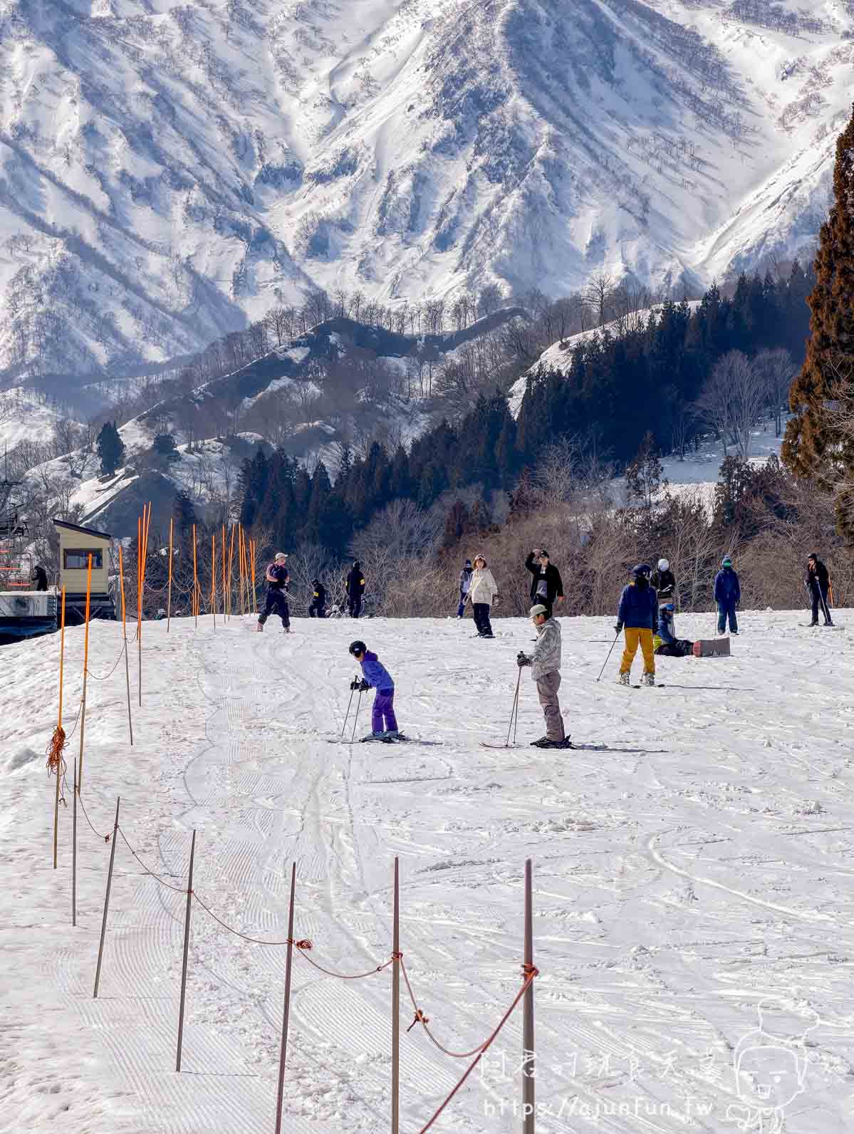 【樂天新井滑雪場開箱】寧願吃土也要請教練！全中文指導拯救你的雪地生存危機