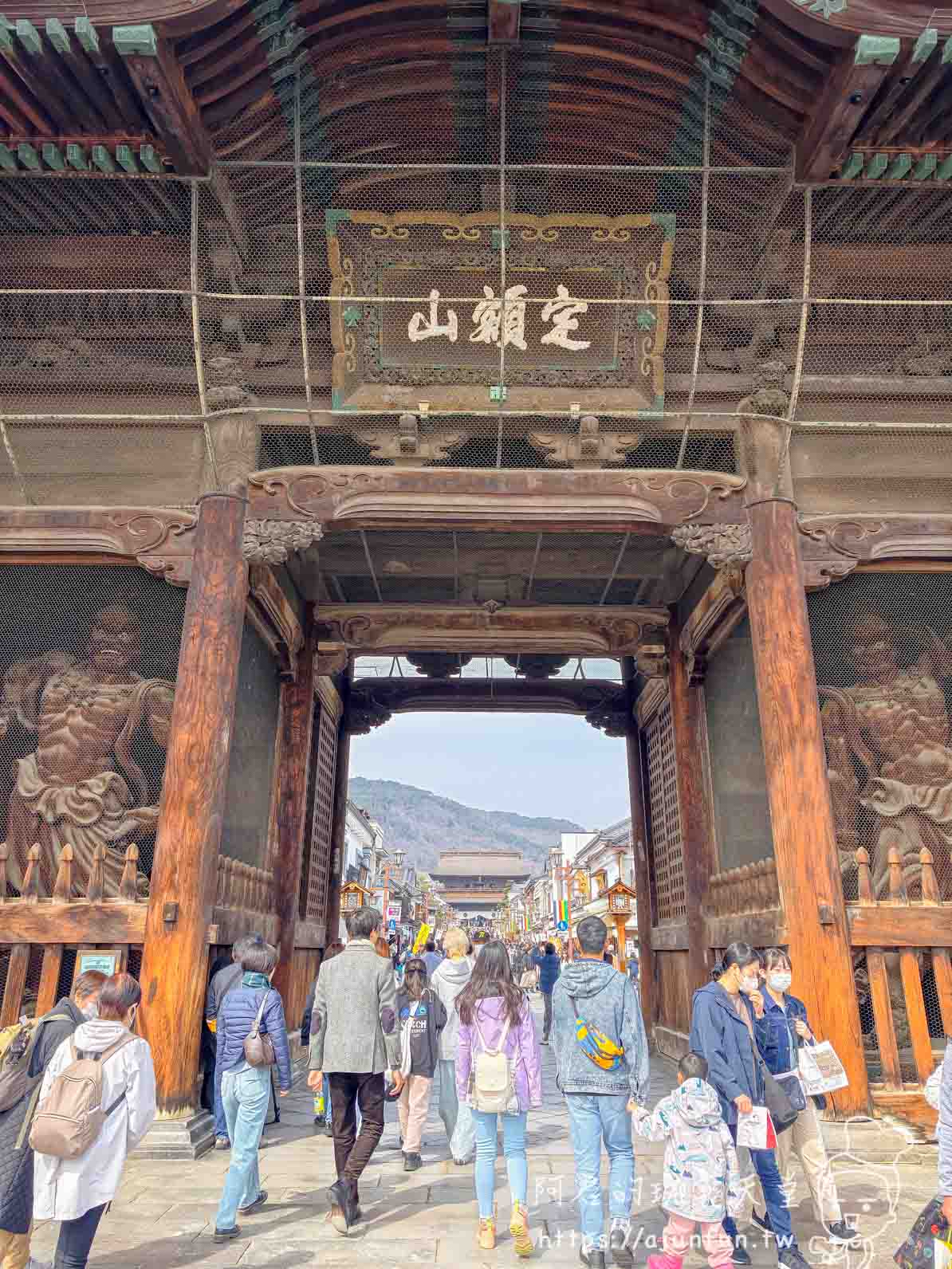 【日本滑雪全包】新潟滑雪自由行救星，美黛子妙高新井樂天 5 日遊評價