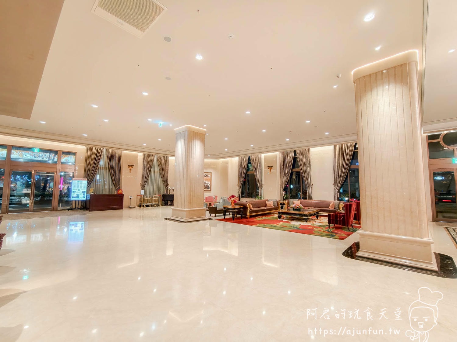 汐止福泰大飯店大廳全景：羅馬柱+紅地毯+古典歐式氣派