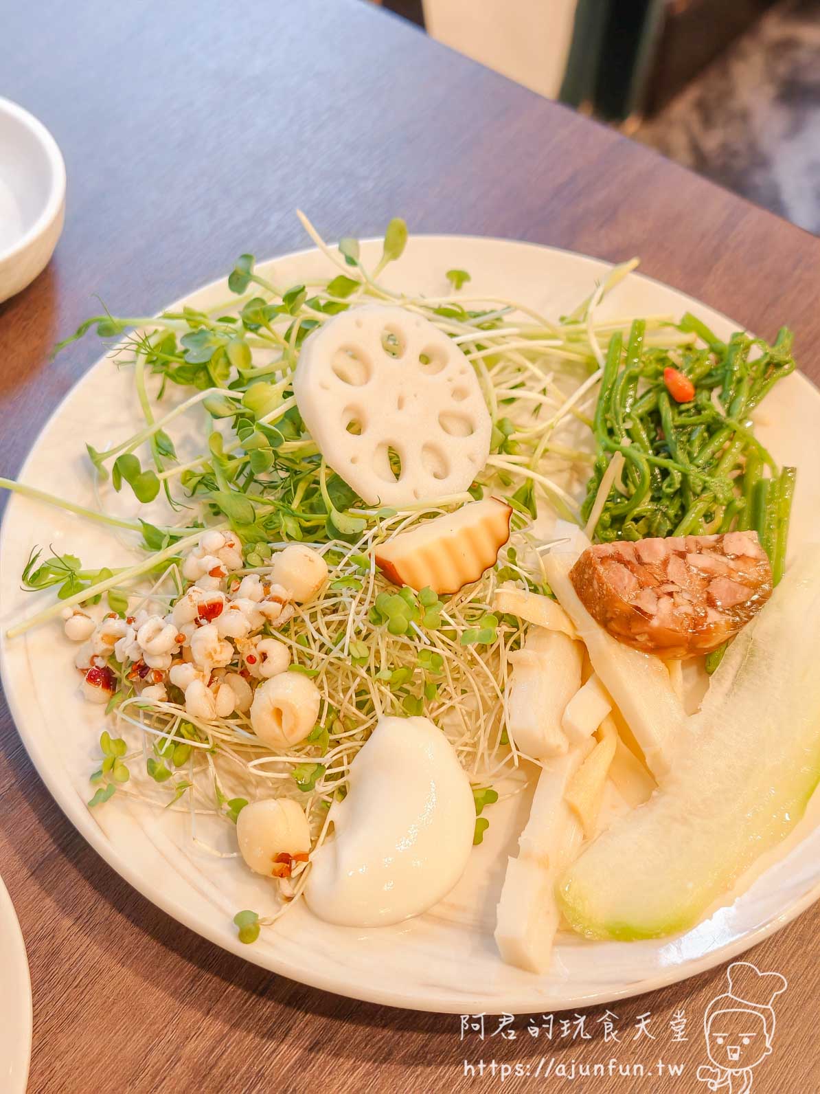 煙波早堂招牌煙波十菜大合照，被譽為早午餐界天花板