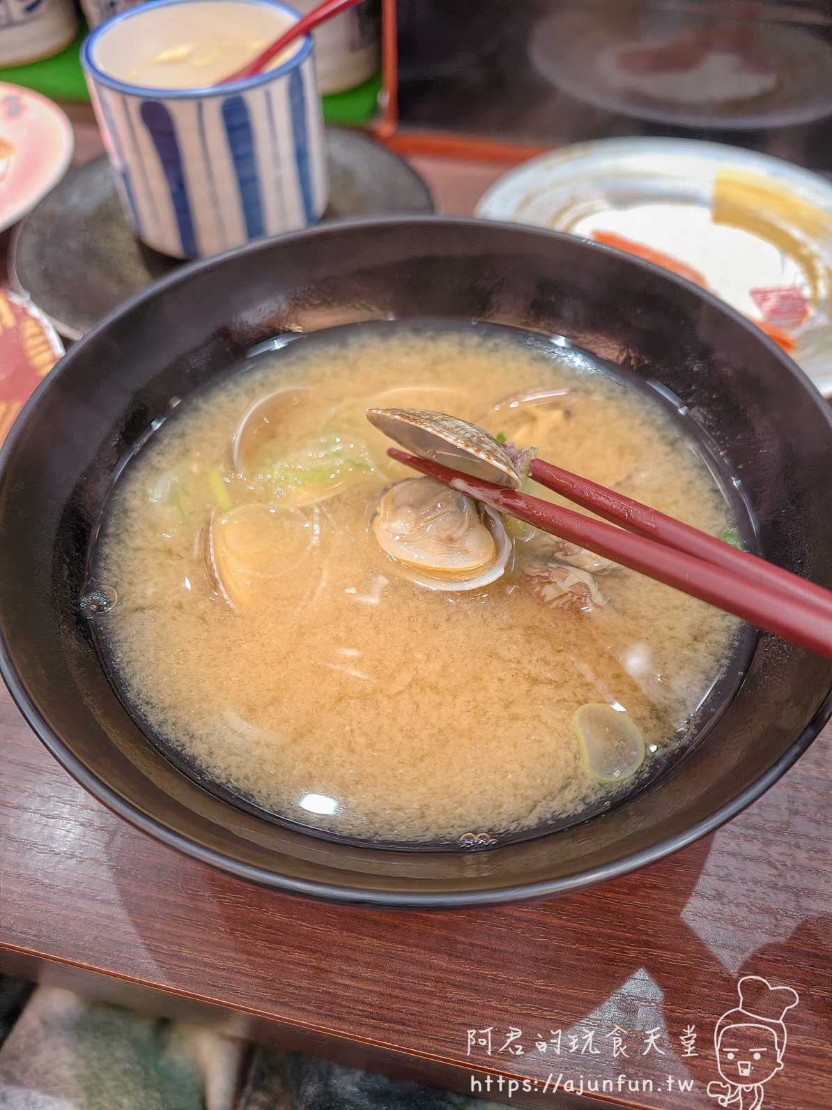 成田機場美食｜元祖壽司 T2 手握迴轉壽司，¥159 起兩人不到 5,000 円吃到撐