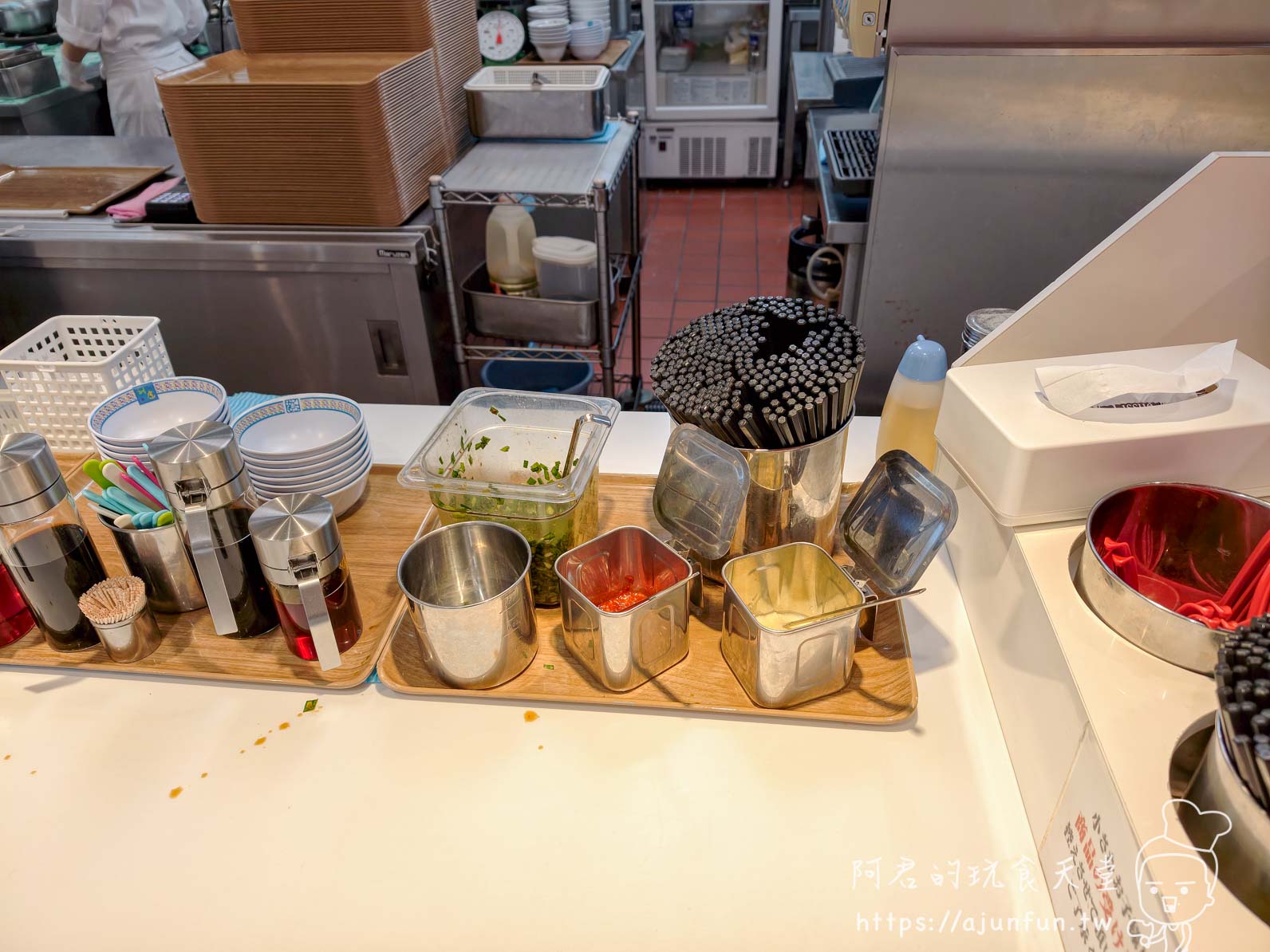 酒酒井 Outlet 美食｜神座拉麵 KAMUKURA｜250 元台幣吃到關西第一拉麵（2026 菜單）