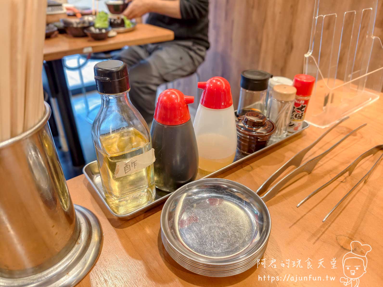 成田燒肉推薦｜大衆焼肉モーちゃん，京成成田站前2分鐘的深夜內臟燒肉食堂（2026千葉美食）