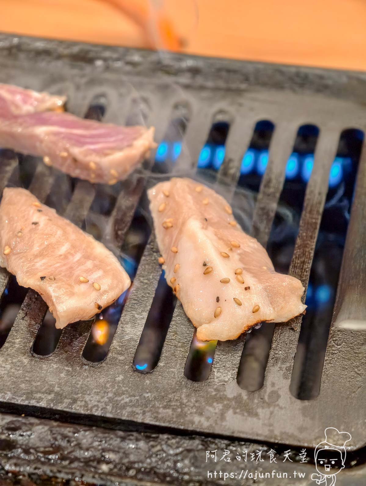 成田燒肉推薦｜大衆焼肉モーちゃん，京成成田站前2分鐘的深夜內臟燒肉食堂（2026千葉美食）
