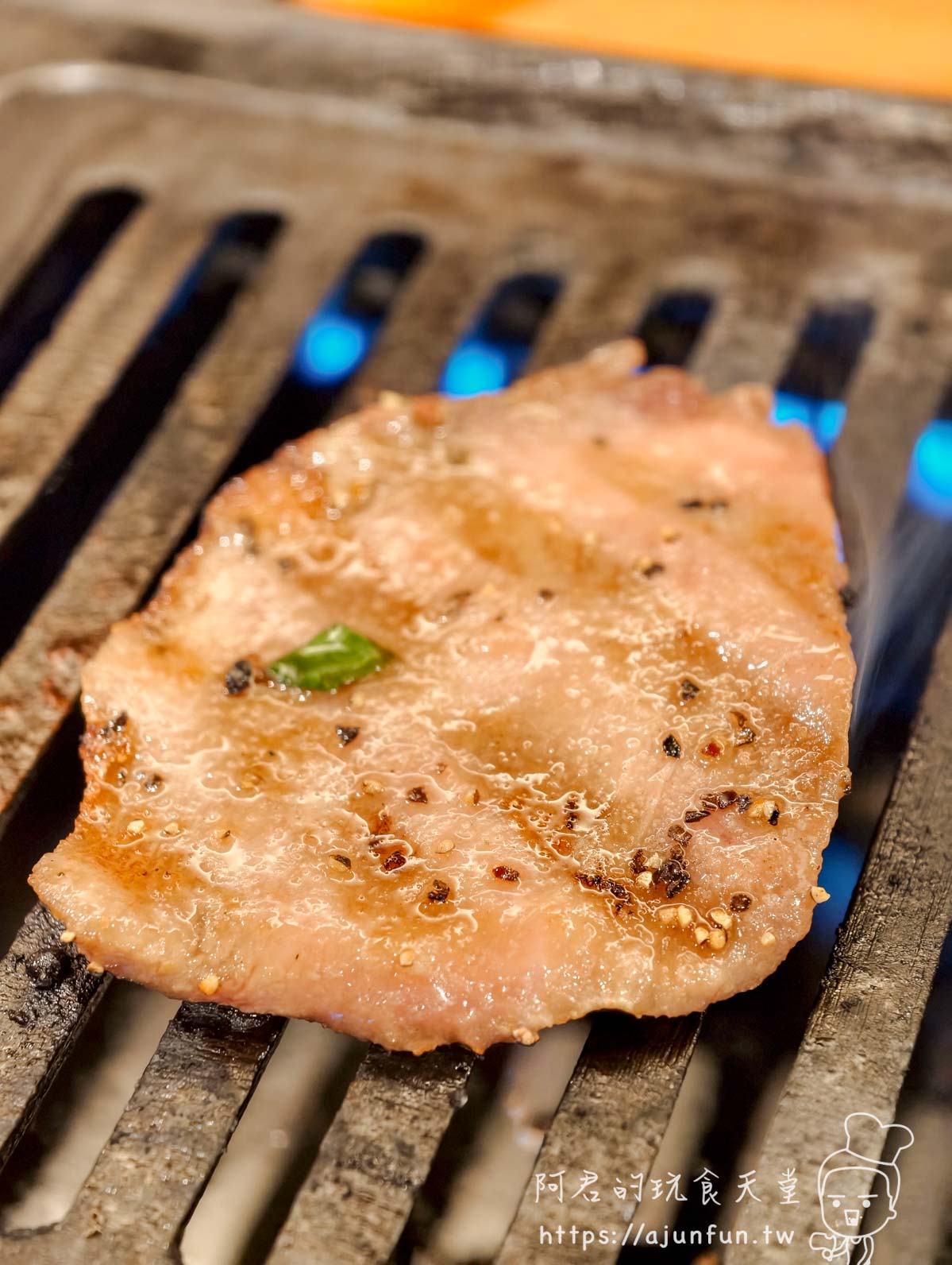 成田燒肉推薦｜大衆焼肉モーちゃん，京成成田站前2分鐘的深夜內臟燒肉食堂（2026千葉美食）