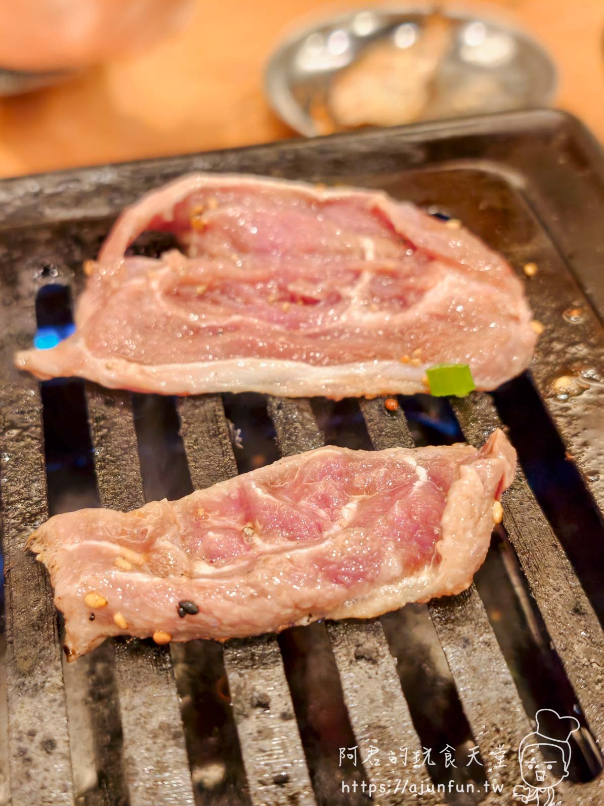 成田燒肉推薦｜大衆焼肉モーちゃん，京成成田站前2分鐘的深夜內臟燒肉食堂（2026千葉美食）