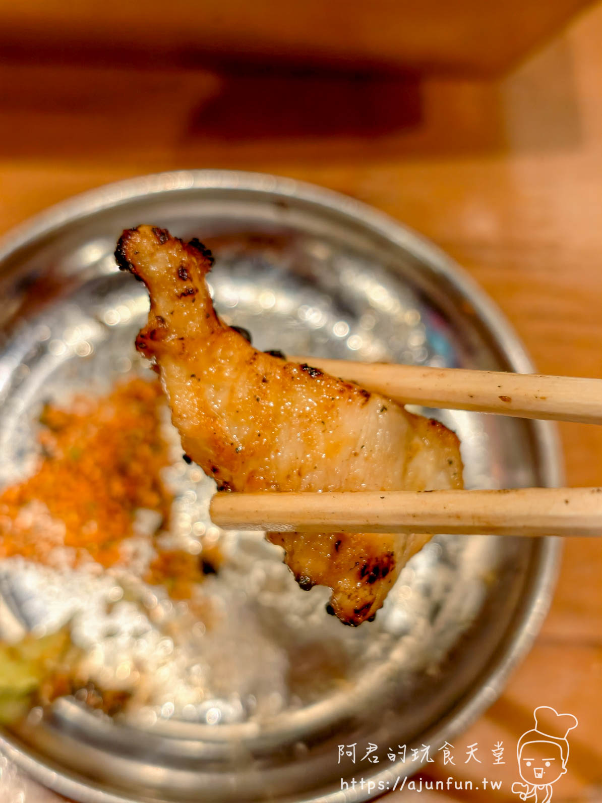 成田燒肉推薦｜大衆焼肉モーちゃん，京成成田站前2分鐘的深夜內臟燒肉食堂（2026千葉美食）