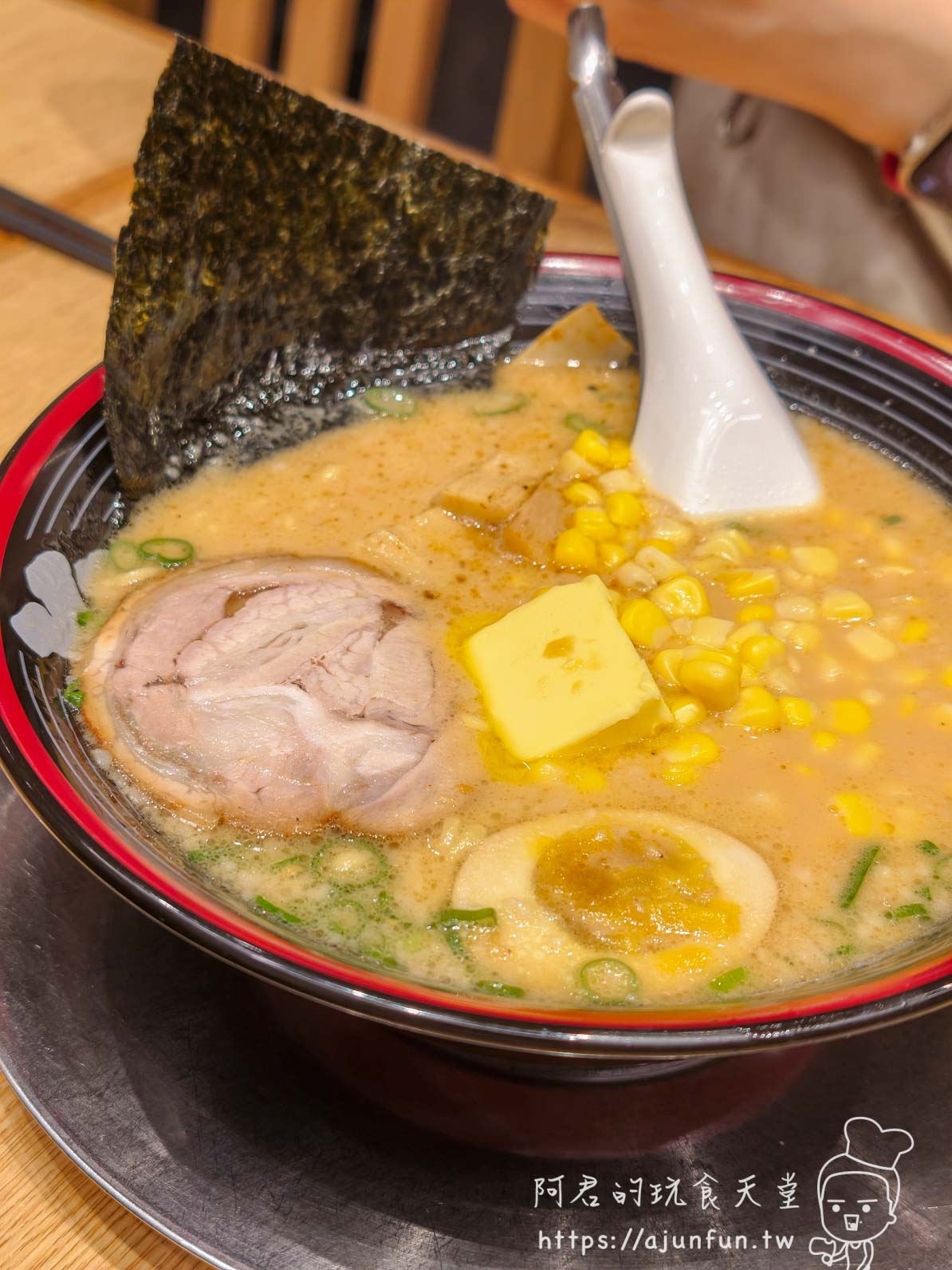 屯京拉麵 LaLaport 台中店奶油玉米味噌拉麵全貌