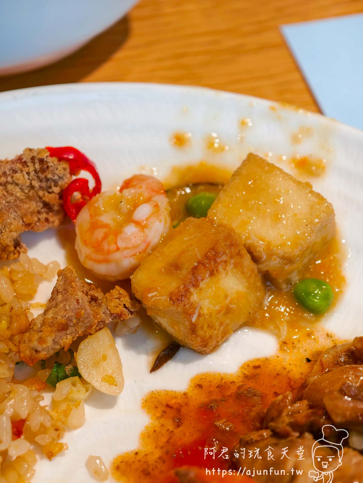 饗食天堂台中大遠百攻略|2026 平日下午茶 $758,爐烤牛排封神,現煎天使紅蝦怎麼搶?(2026 親訪) - 第17張圖 饗食天堂台中大遠百大口饗樂骨糖醋紅蝦