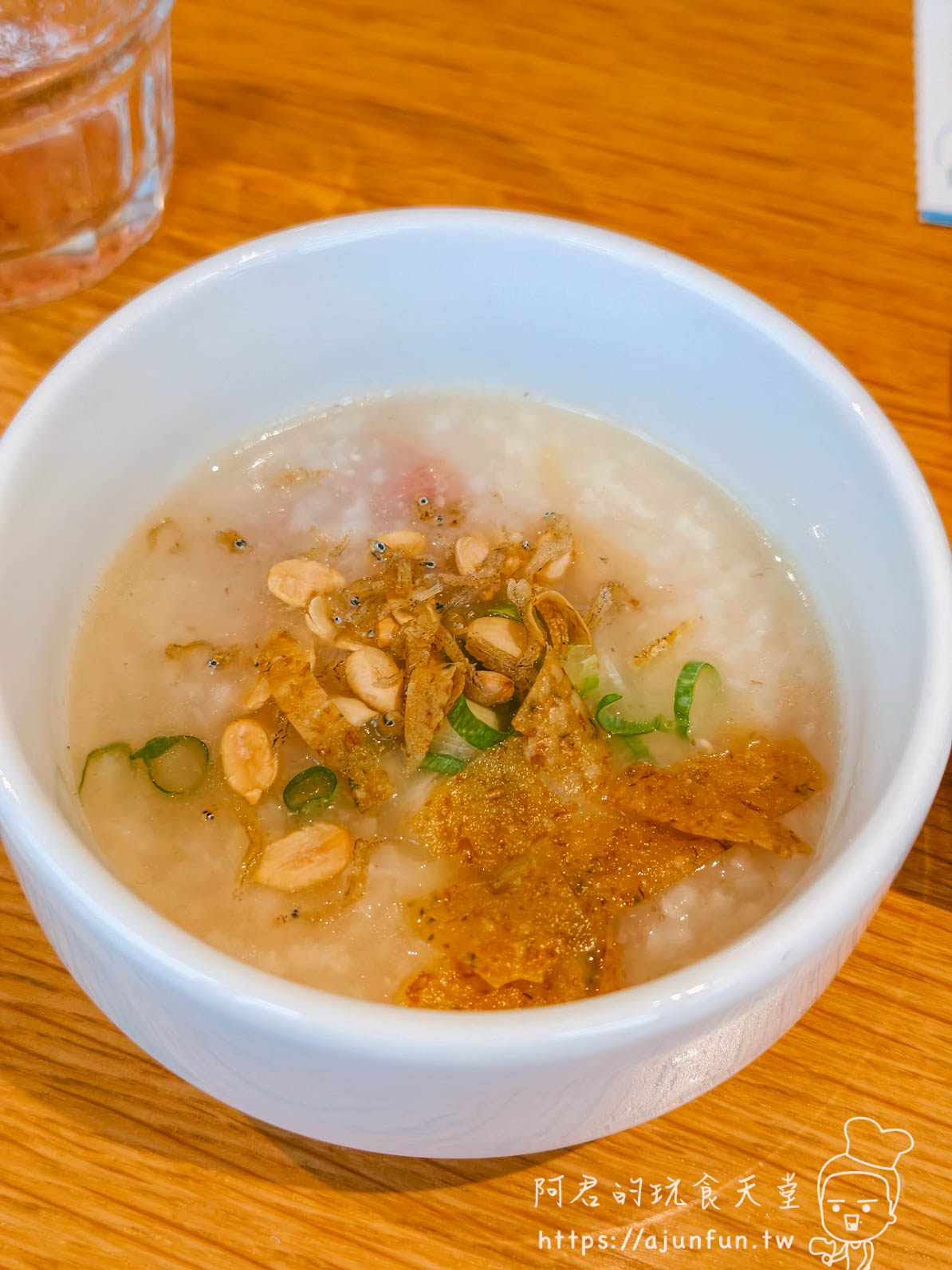 饗食天堂台中大遠百攻略|2026 平日下午茶 $758,爐烤牛排封神,現煎天使紅蝦怎麼搶?(2026 親訪) - 第21張圖 饗食天堂台中大遠百廣式鹹粥配花生