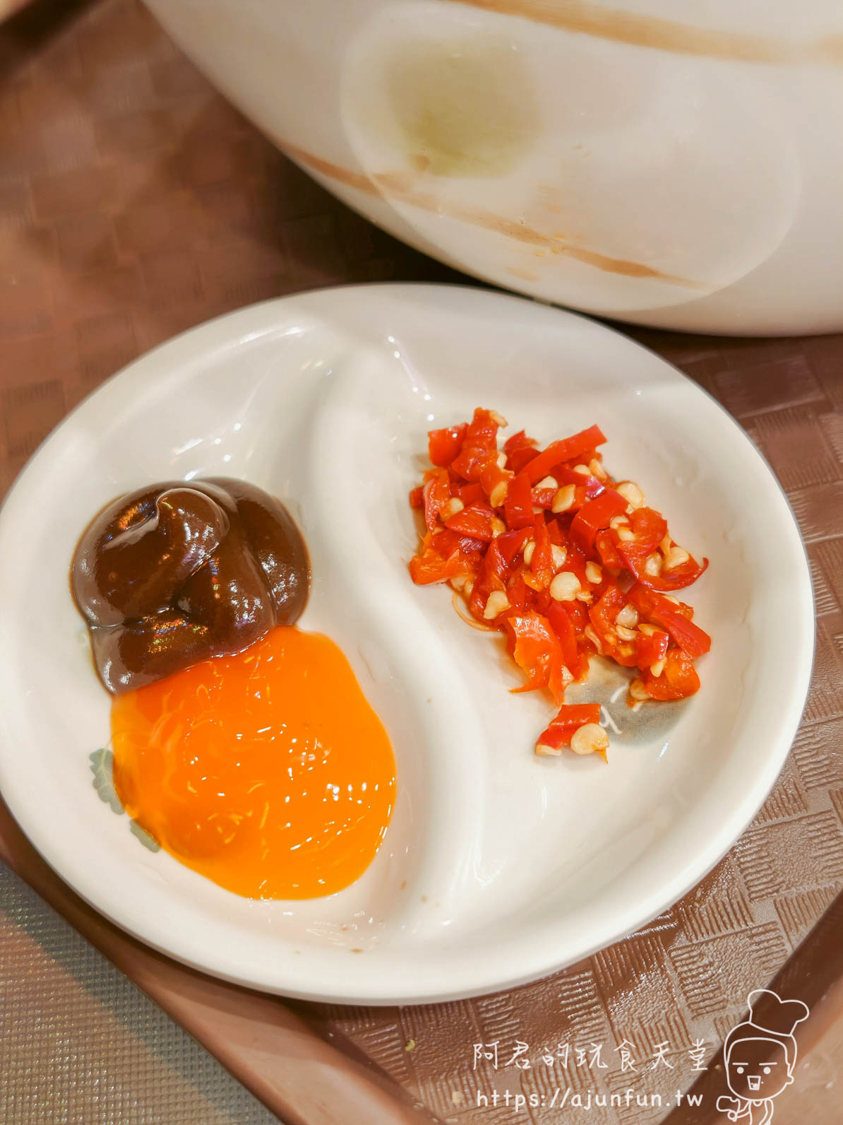 台中越南法國麵包工藝 食記｜中區搬家後依舊封神，兩人 NT$340 招牌爆量但河粉雷怎麼點？（2026）