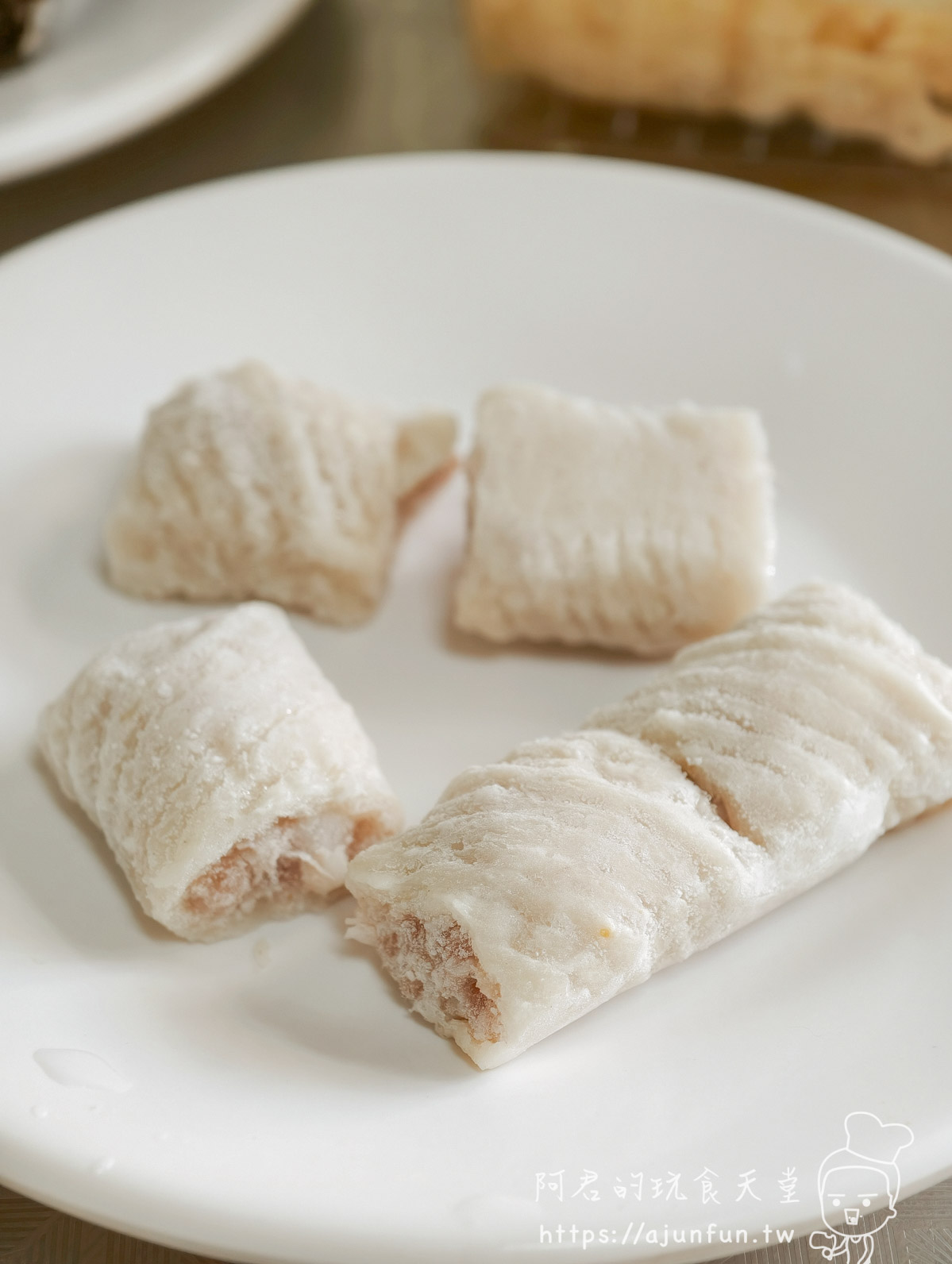三代汕頭火鍋 響鈴卷折斷斷面炸紋外皮內餡白色 - 阿君的玩食天堂