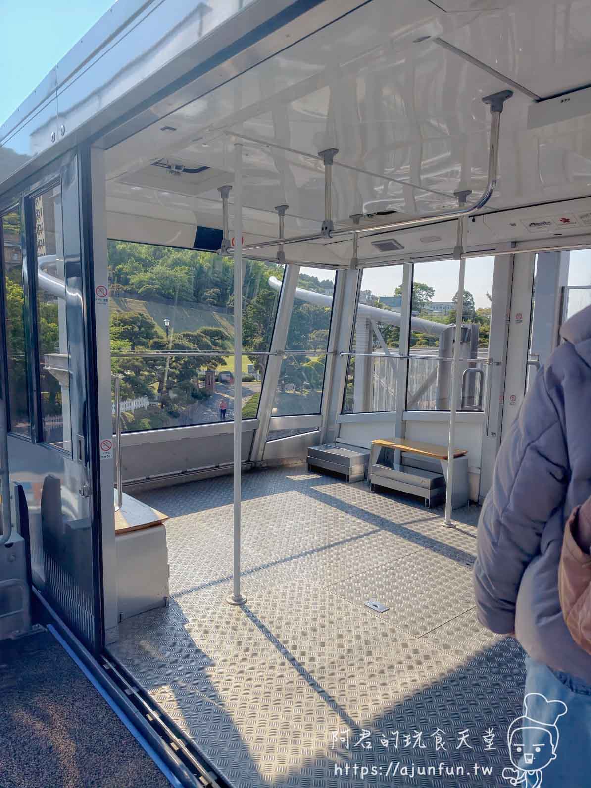 函館山纜車 車廂內部全景玻璃設計與座椅 - 阿君的玩食天堂