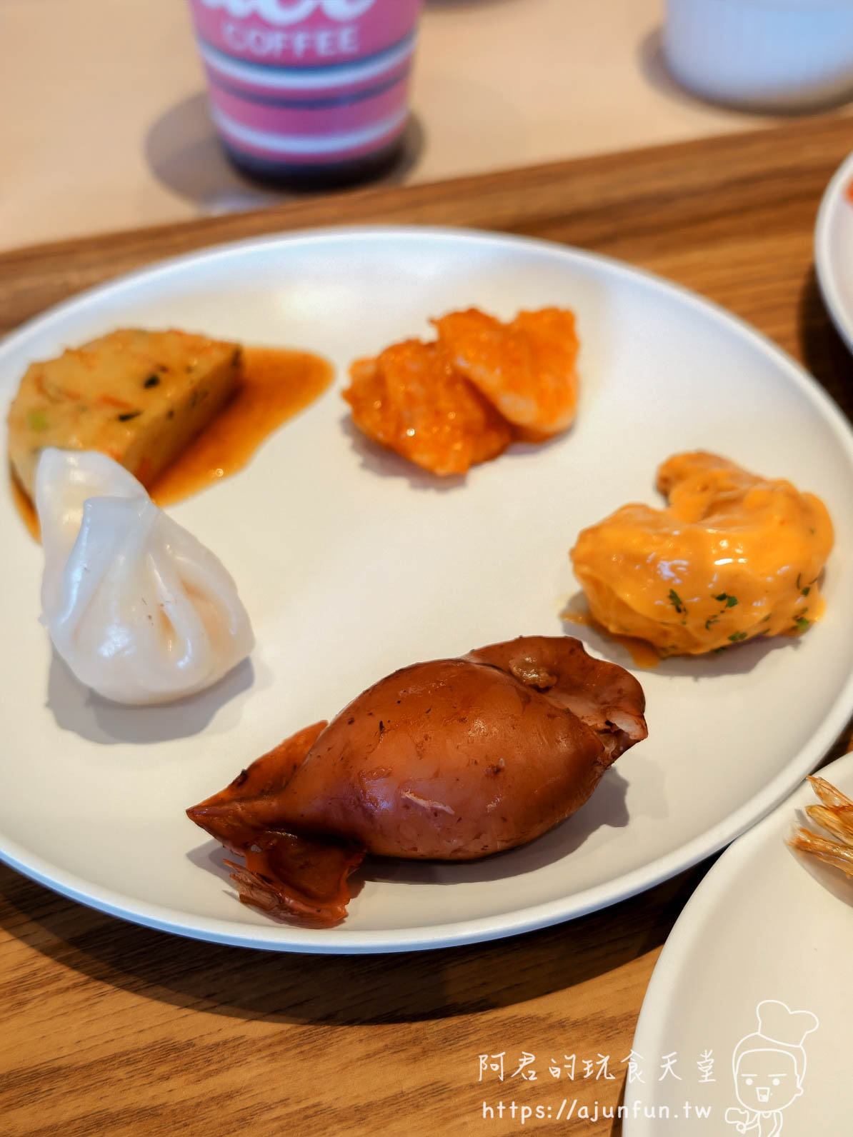 JR INN 函館 早餐盤上的滷小卷與多樣熟食小菜 - 阿君的玩食天堂