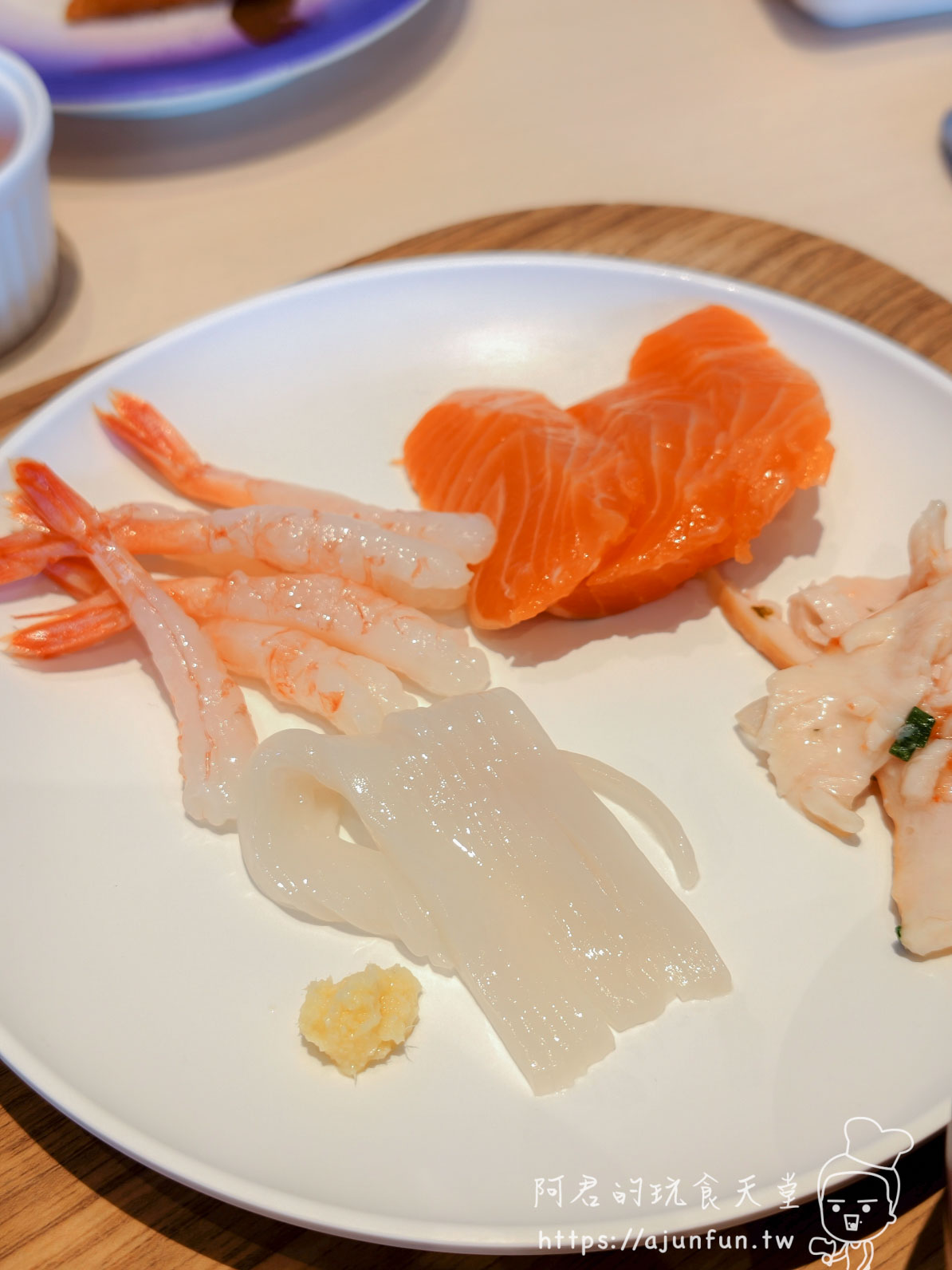 JR INN 函館 早餐自助生鮮海鮮盤(生蝦、生魷魚、鮭魚生魚片) - 阿君的玩食天堂