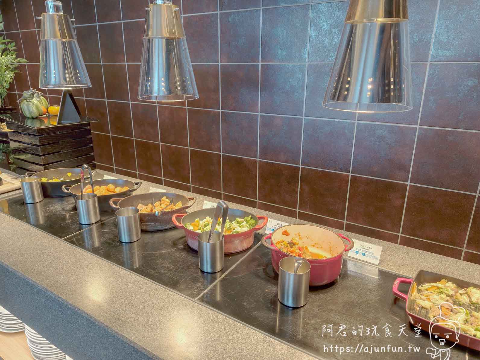 函館 海と灯 早餐自助餐台熟食料理區 - 阿君的玩食天堂