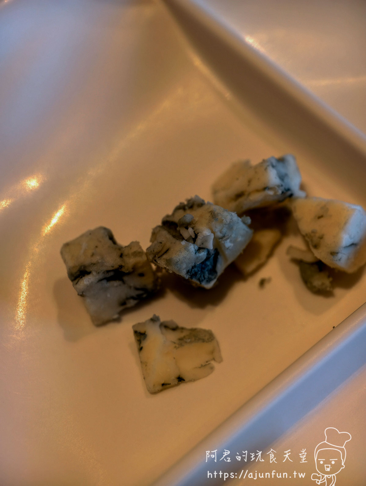 函館 海と灯 藍黴乳酪小方塊盤 - 阿君的玩食天堂