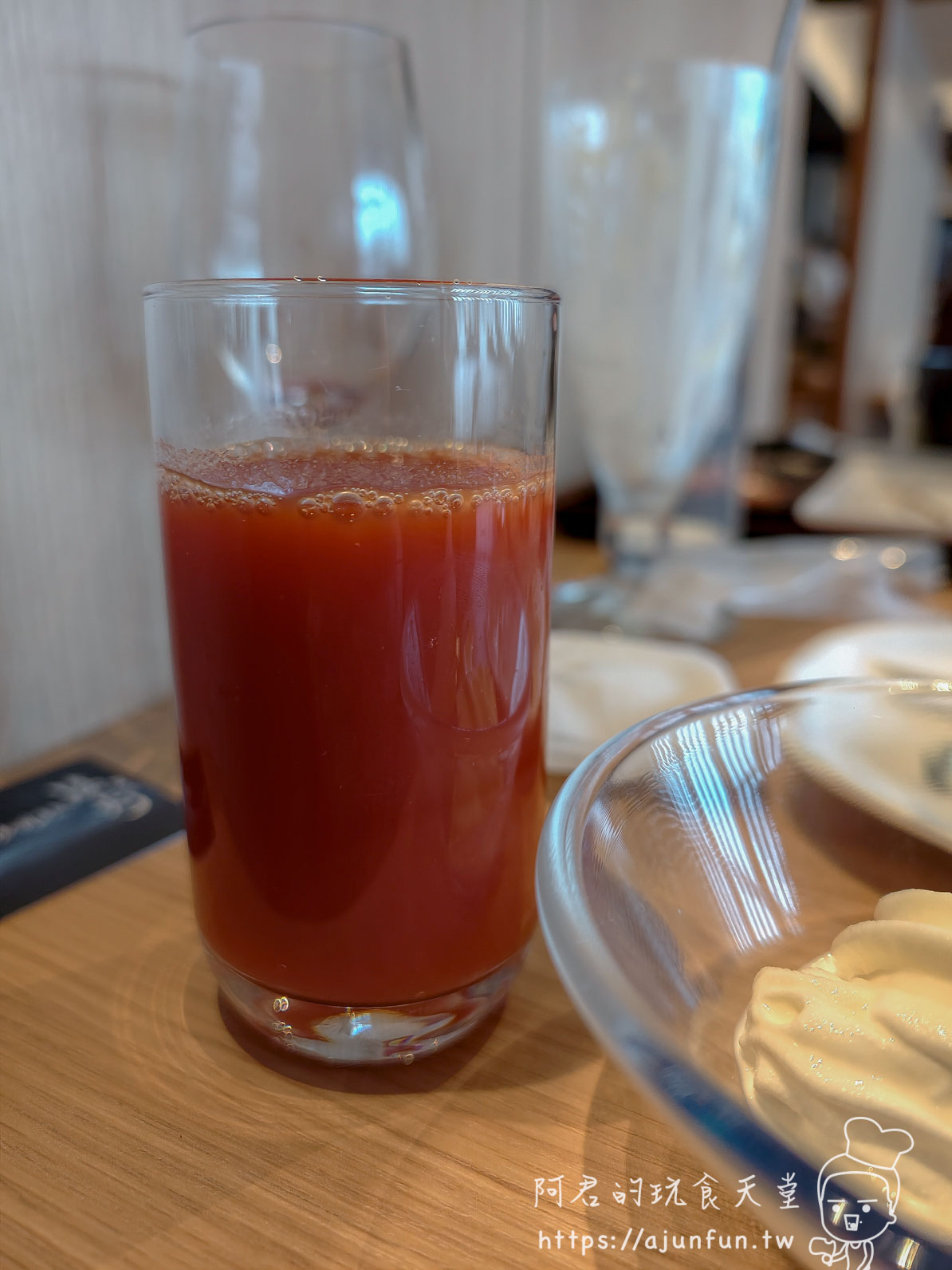 函館 海と灯 早餐番茄汁飲品特寫 - 阿君的玩食天堂