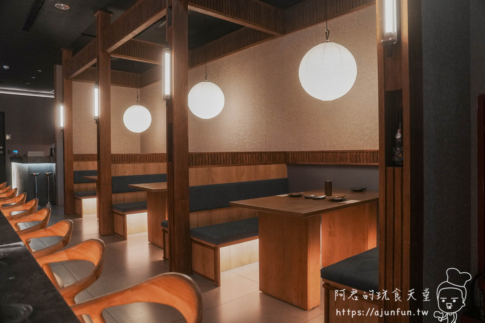 横浜焼鳥·達磨台中崇德店 日式半包廂卡座與球形紙燈籠 - 阿君的玩食天堂