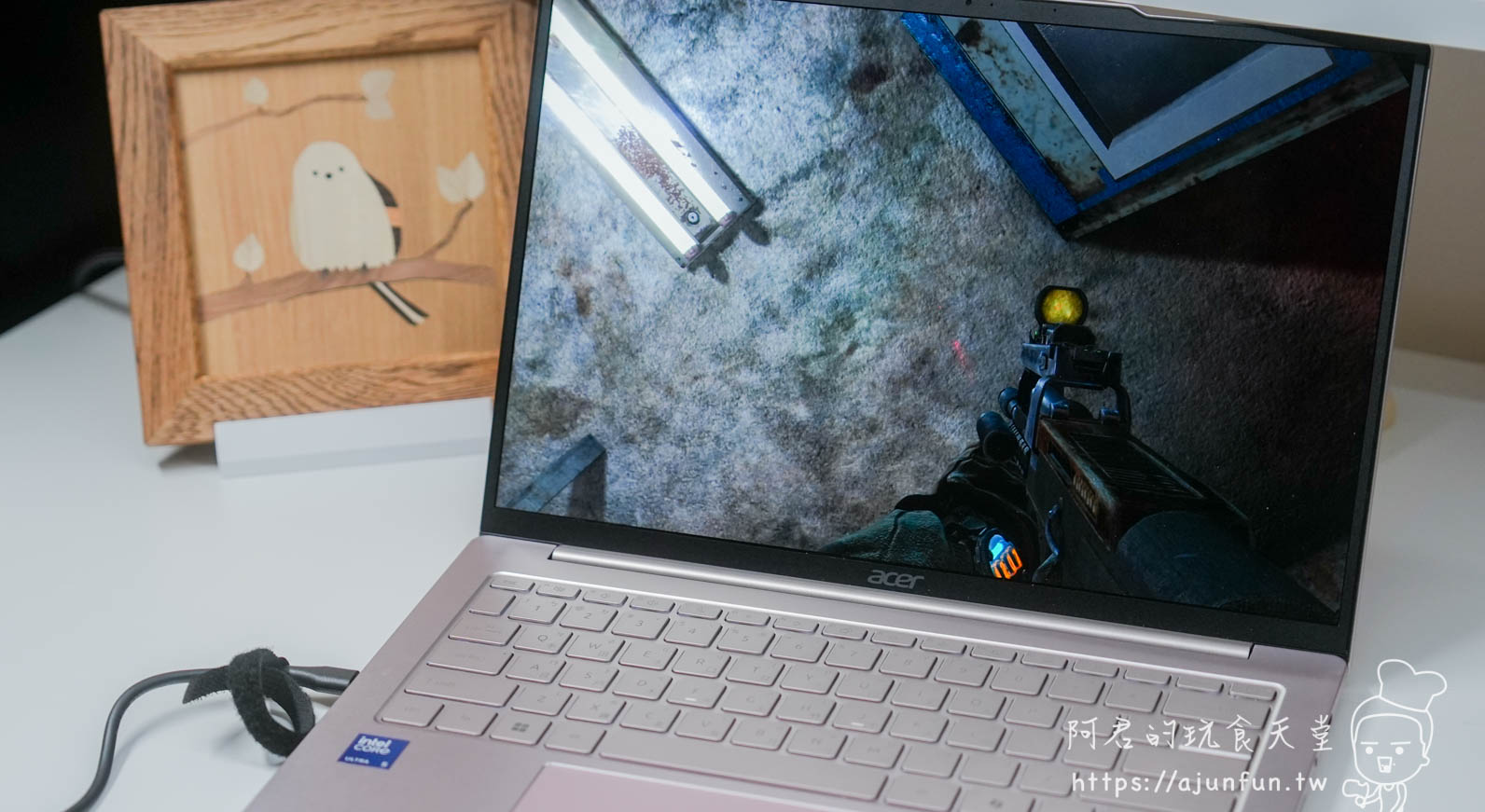 粉紅色機身與 Intel Core Ultra 平台