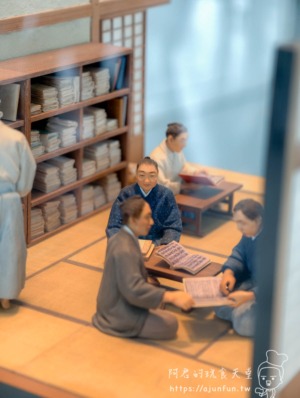 五稜郭塔 展示模型中和服人偶圍桌閱讀古籍場景 - 阿君的玩食天堂