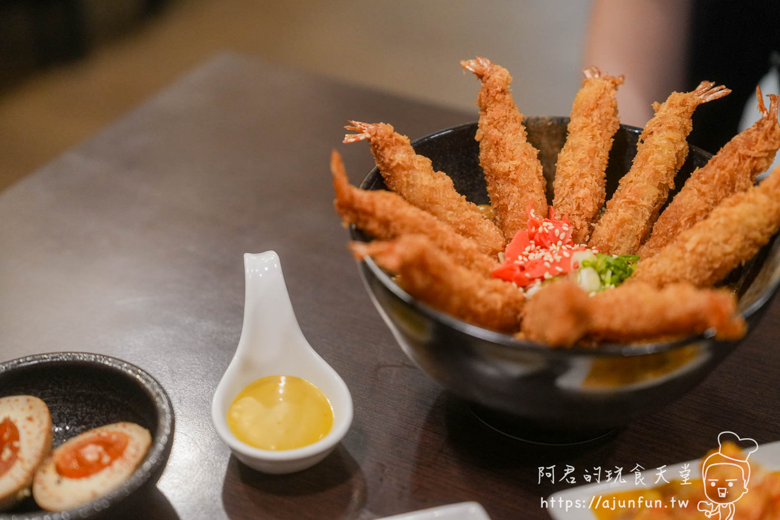 極炙燒肉丼飯大雅總店10隻炸蝦丼完整餐點
