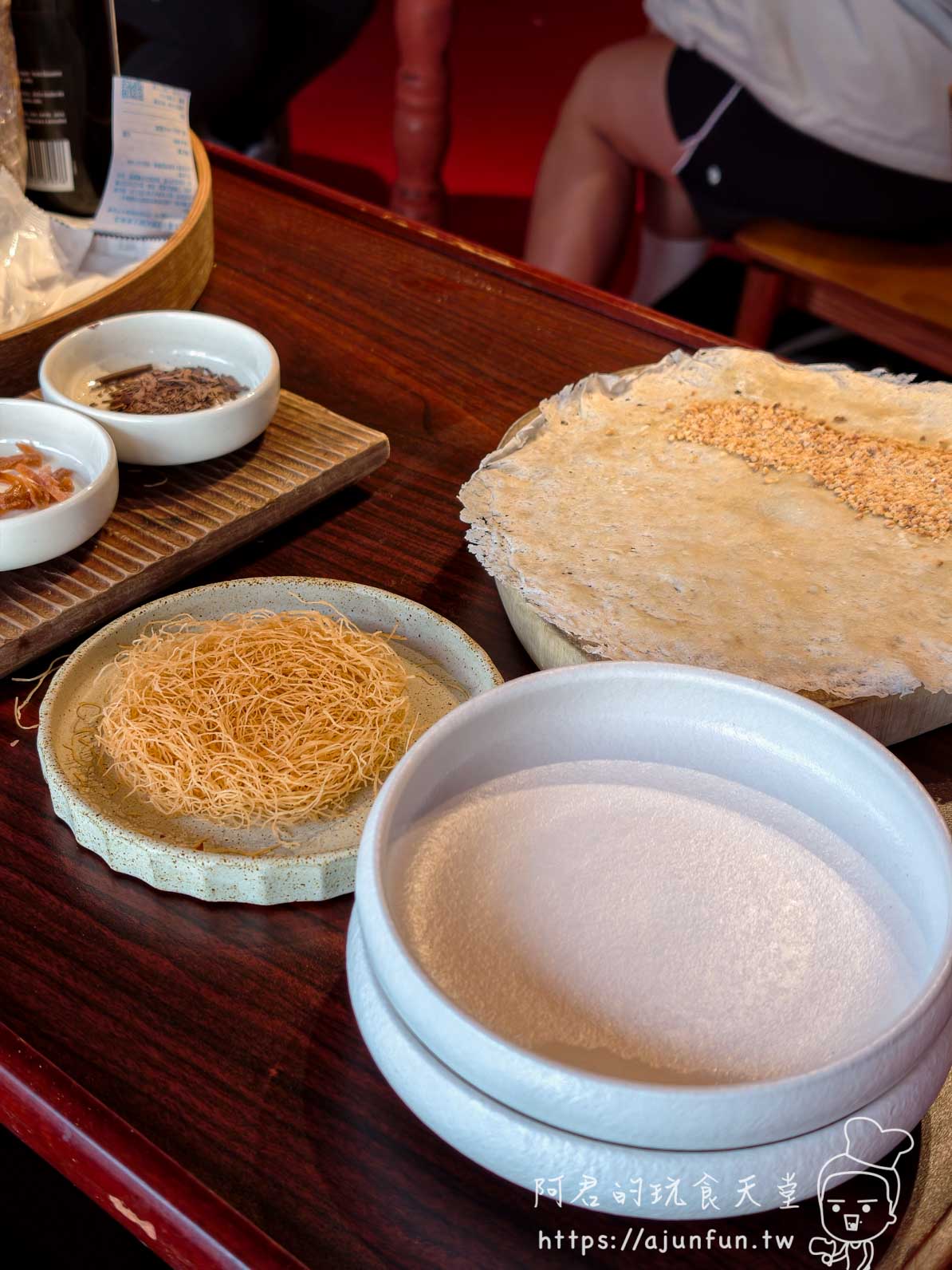 嵩sung美村開心果甜點使用的圓形薄脆餅
